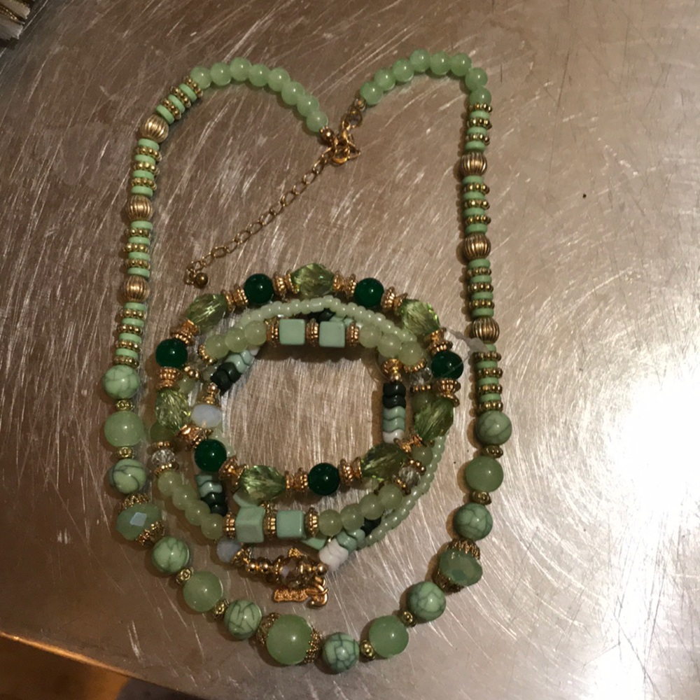 Necklace and bracelets set